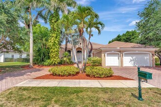 3203 W Stonebrook Cir in Davie, FL - Building Photo - Building Photo