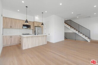 3839 Wade St in Los Angeles, CA - Building Photo - Building Photo