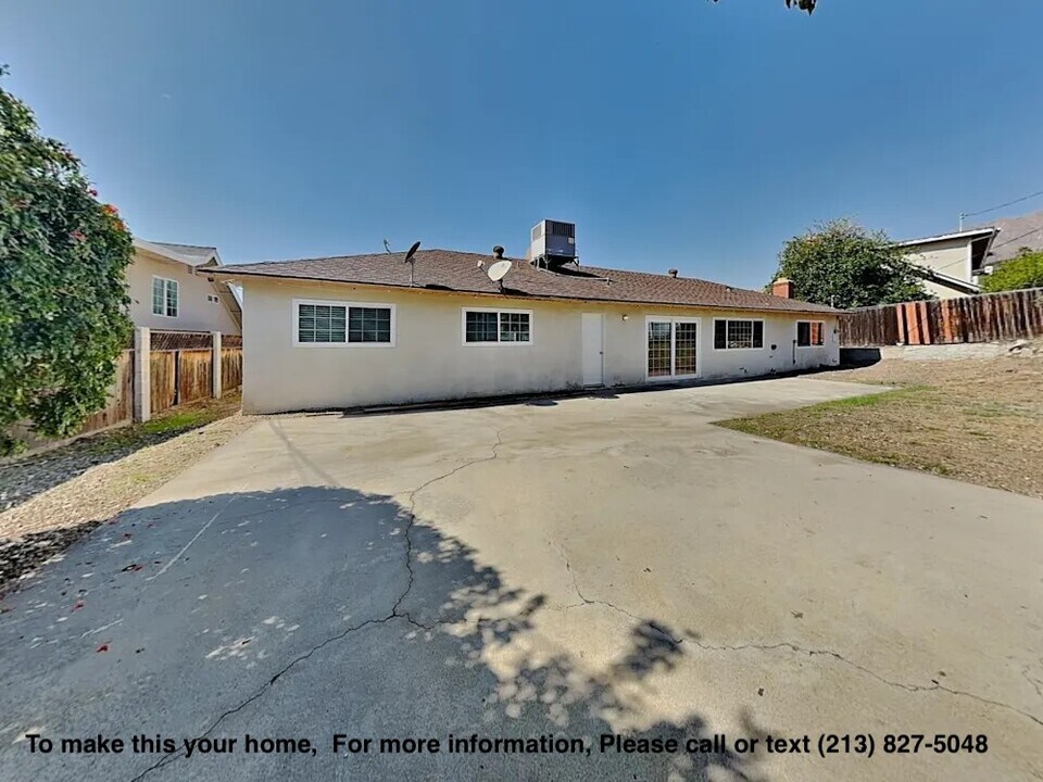 2435 Denair Ave in Highland, CA - Building Photo