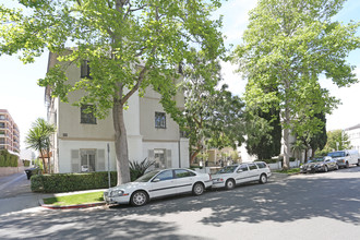 200 S Lasky Dr in Beverly Hills, CA - Building Photo - Building Photo