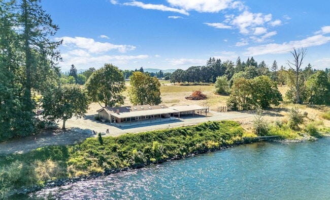 property at 39601 Santiam Bluffs Rd NE
