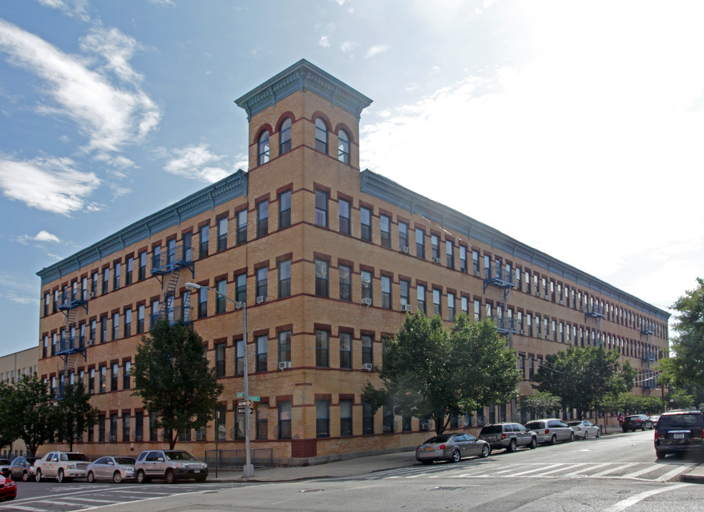 Knox Place in Brooklyn, NY - Building Photo