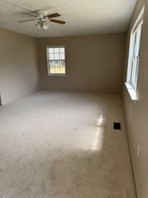 3953 McClure Dr in Oakwood, GA - Foto de edificio - Building Photo