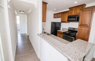18620 Hatteras St, Unit 244 in Tarzana, CA - Building Photo
