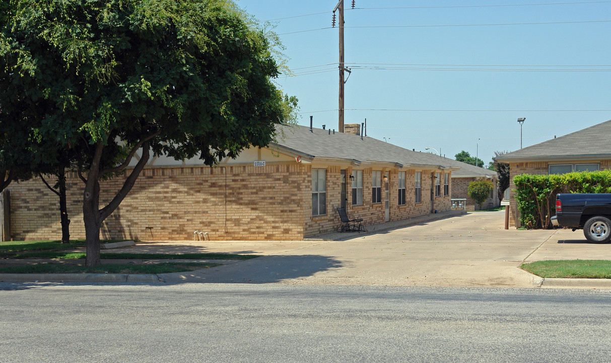 2308 74th St in Lubbock, TX - Foto de edificio