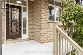 44 Hawkview Blvd in Vaughan, ON - Building Photo - Building Photo