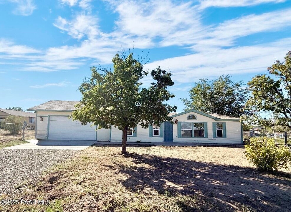 2125 Jean Rd in Chino Valley, AZ - Building Photo