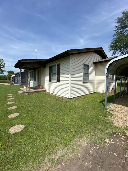 1260 Vz County Rd 1810 in Grand Saline, TX - Foto de edificio