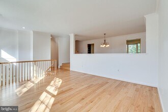 1423 McLean Mews Ct in McLean, VA - Building Photo - Building Photo