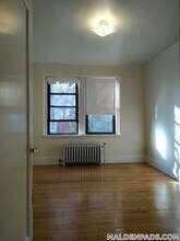 349 Pleasant St in Malden, MA - Building Photo - Building Photo
