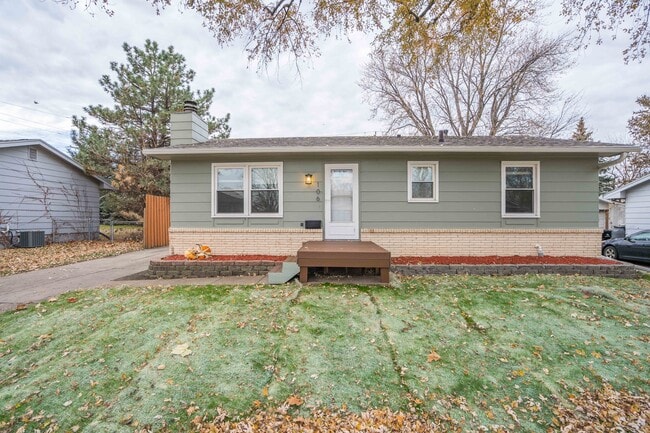 106 NE Grant St in Ankeny, IA - Building Photo - Building Photo