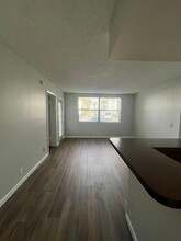 752 Executive Center Dr in West Palm Beach, FL - Building Photo - Building Photo