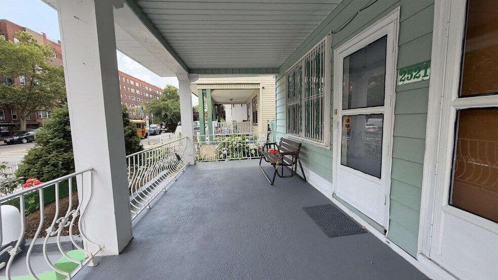 2521 John F. Kennedy Blvd in Jersey City, NJ - Building Photo