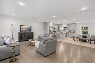 7900 Heritage Dr in Annandale, VA - Building Photo