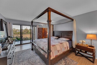 5650 Camino del Sol in Boca Raton, FL - Foto de edificio - Building Photo