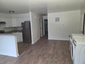 1012 W 36th St, Unit A in Norfolk, VA - Building Photo - Building Photo