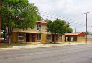 Alazan Apache Courts in San Antonio, TX - Building Photo - Building Photo