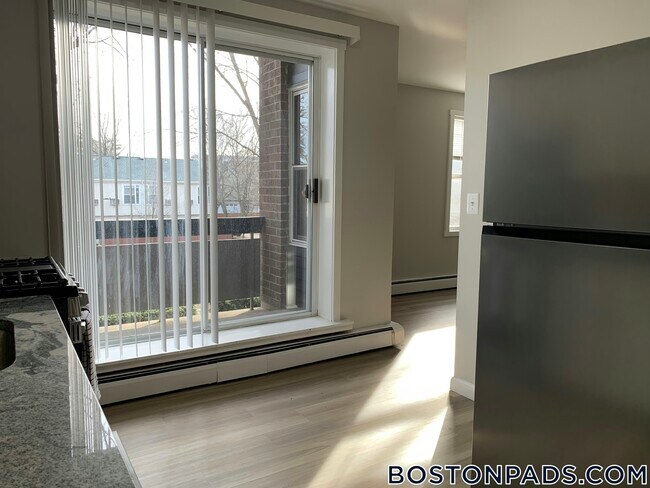 9 Bronsdon St