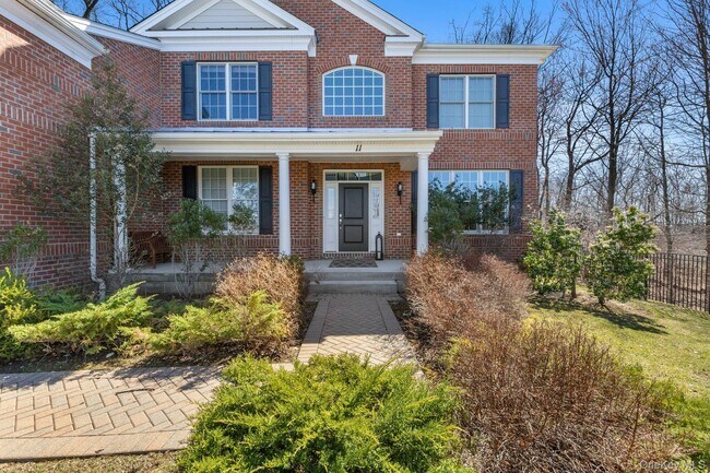 11 Fraydun Ln in Scarsdale, NY - Building Photo - Building Photo