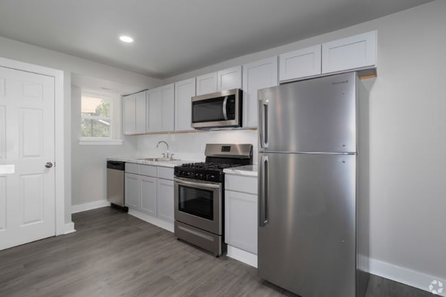 3241 Hulmeville Rd in Bensalem, PA - Building Photo - Building Photo