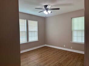 905 Ronald Dr in Corpus Christi, TX - Building Photo - Building Photo