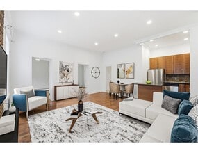 716 Hudson St in Hoboken, NJ - Building Photo - Building Photo