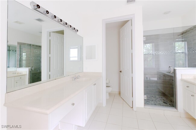 property at 1395 Mariposa Cir