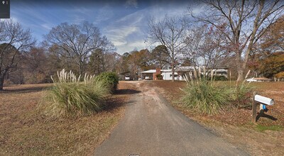 11727 Harrisburg Rd, Unit BR4 Front Right Bedroom with Private Entrance in Fort Mill, SC - Foto de edificio - Building Photo