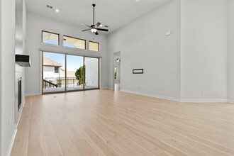 19520 Diversion Cir in Lago Vista, TX - Building Photo - Building Photo