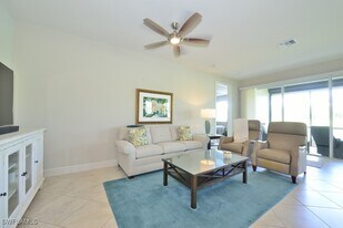 10271 Glastonbury Cir in Ft. Myers, FL - Building Photo