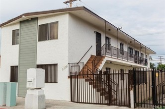 3390 Santa Fe Ave in Long Beach, CA - Building Photo - Building Photo