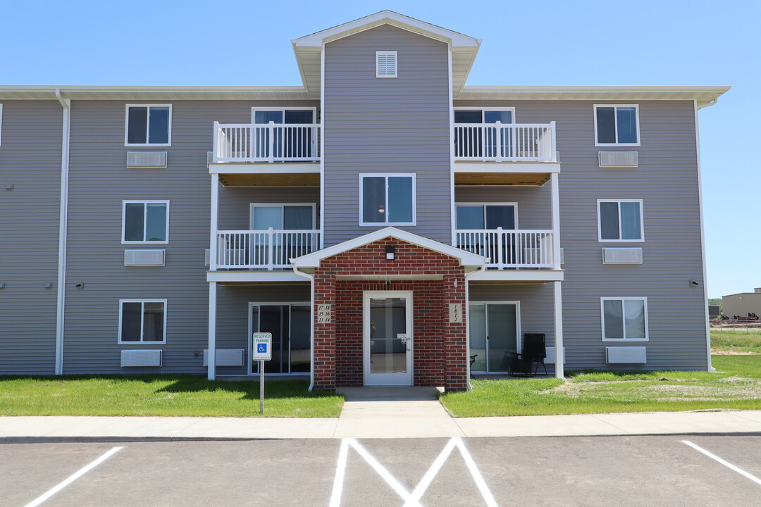 Dreamsville Apartments in Dyersville, IA - Foto de edificio