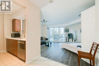 18 Beverley St in Toronto, ON - Building Photo - Building Photo