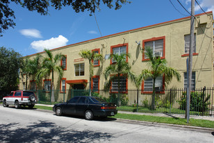 2425 SW 6th St Apartments