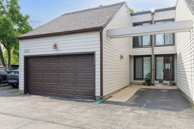 property at 1501 Topp Ln