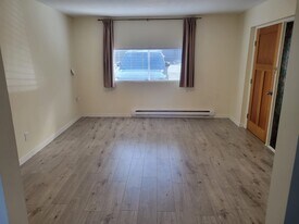 8481 113B St in Delta, BC - Building Photo