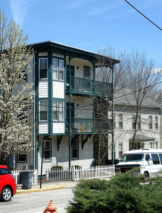 185 Sayles St in Woonsocket, RI - Foto de edificio