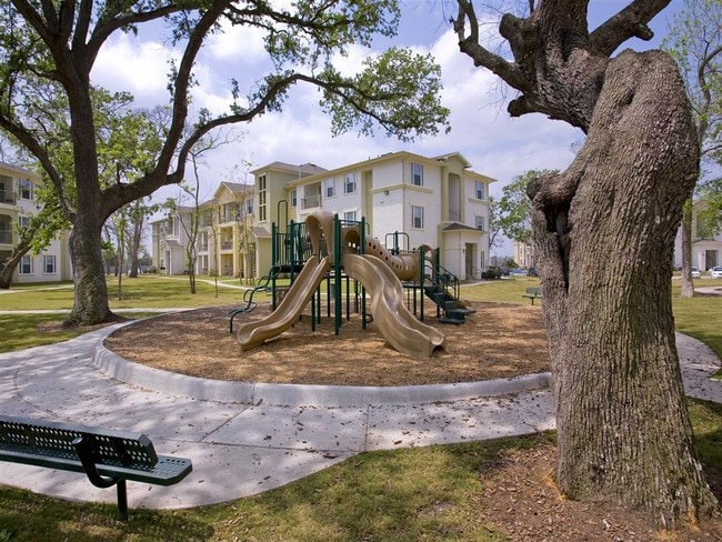 Costa Verde in Clute, TX - Building Photo - Building Photo