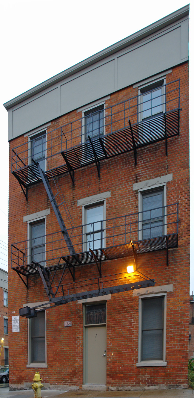 1622 Logan St in Cincinnati, OH - Foto de edificio - Building Photo