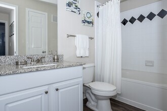 Andalusian Gate in Dallas, TX - Foto de edificio - Interior Photo