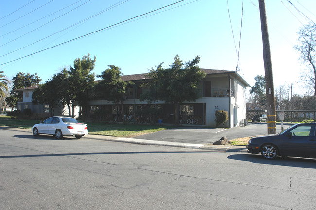 161-261 Cohasset Ln in Chico, CA - Foto de edificio - Building Photo