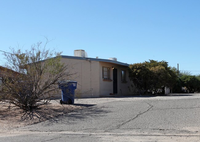 2937-2945 N Flanwill Blvd in Tucson, AZ - Building Photo - Building Photo