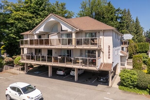 33839 Marshall Rd in Abbotsford, BC - Building Photo