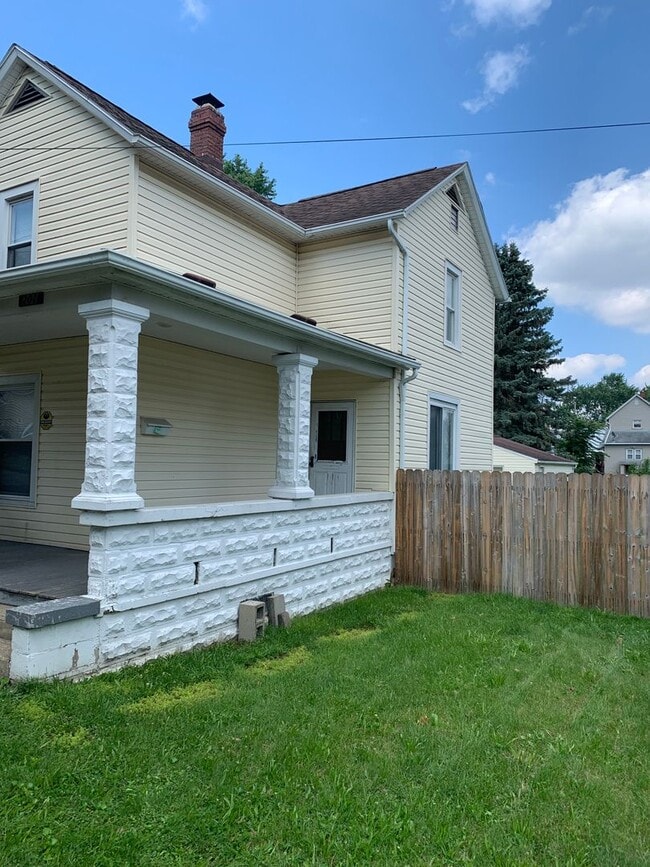 201 16th St NW in Barberton, OH - Building Photo - Building Photo