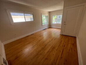 240 N Irving Ave in Minneapolis, MN - Building Photo - Building Photo