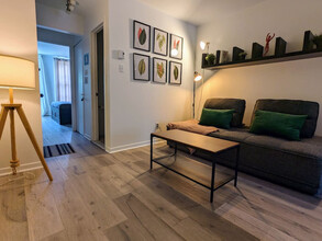 1853 Rue Saint-Germain in Montréal, QC - Building Photo - Building Photo