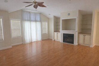 109 W Tateway Rd in Kitty Hawk, NC - Foto de edificio - Building Photo