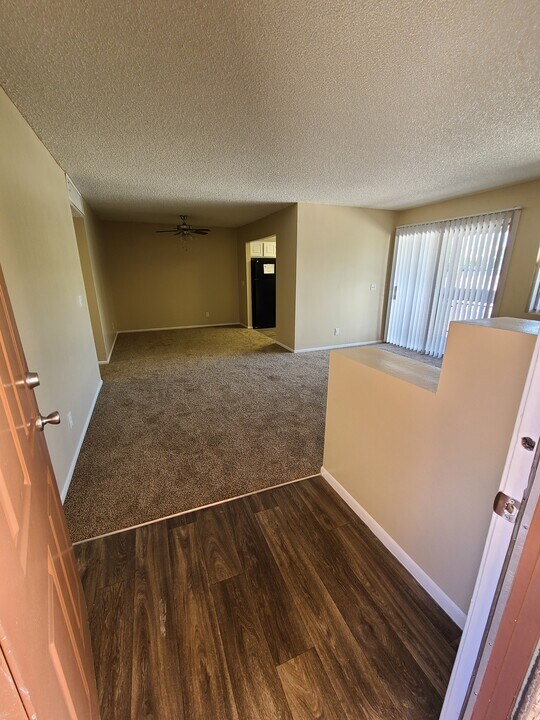 Canyon View Apartments in Las Vegas, NV - Building Photo