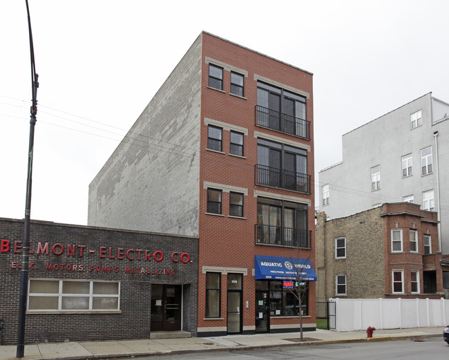 2029 W Belmont Ave in Chicago, IL - Building Photo - Building Photo