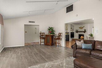 5901 E Cactus Wren Rd in Paradise Valley, AZ - Building Photo - Building Photo